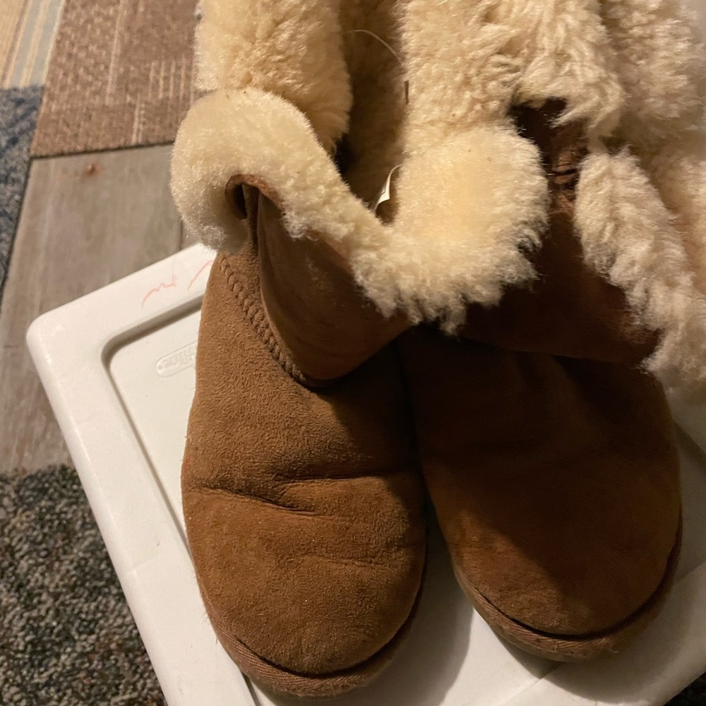 Ugg Bailey Button